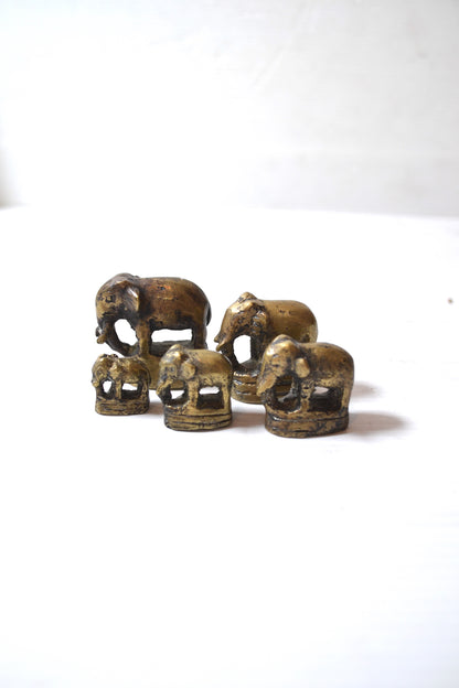 Éléphants miniatures en laiton