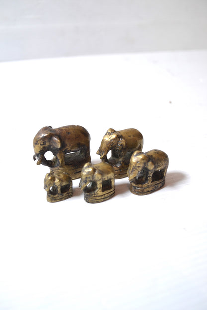 Éléphants miniatures en laiton