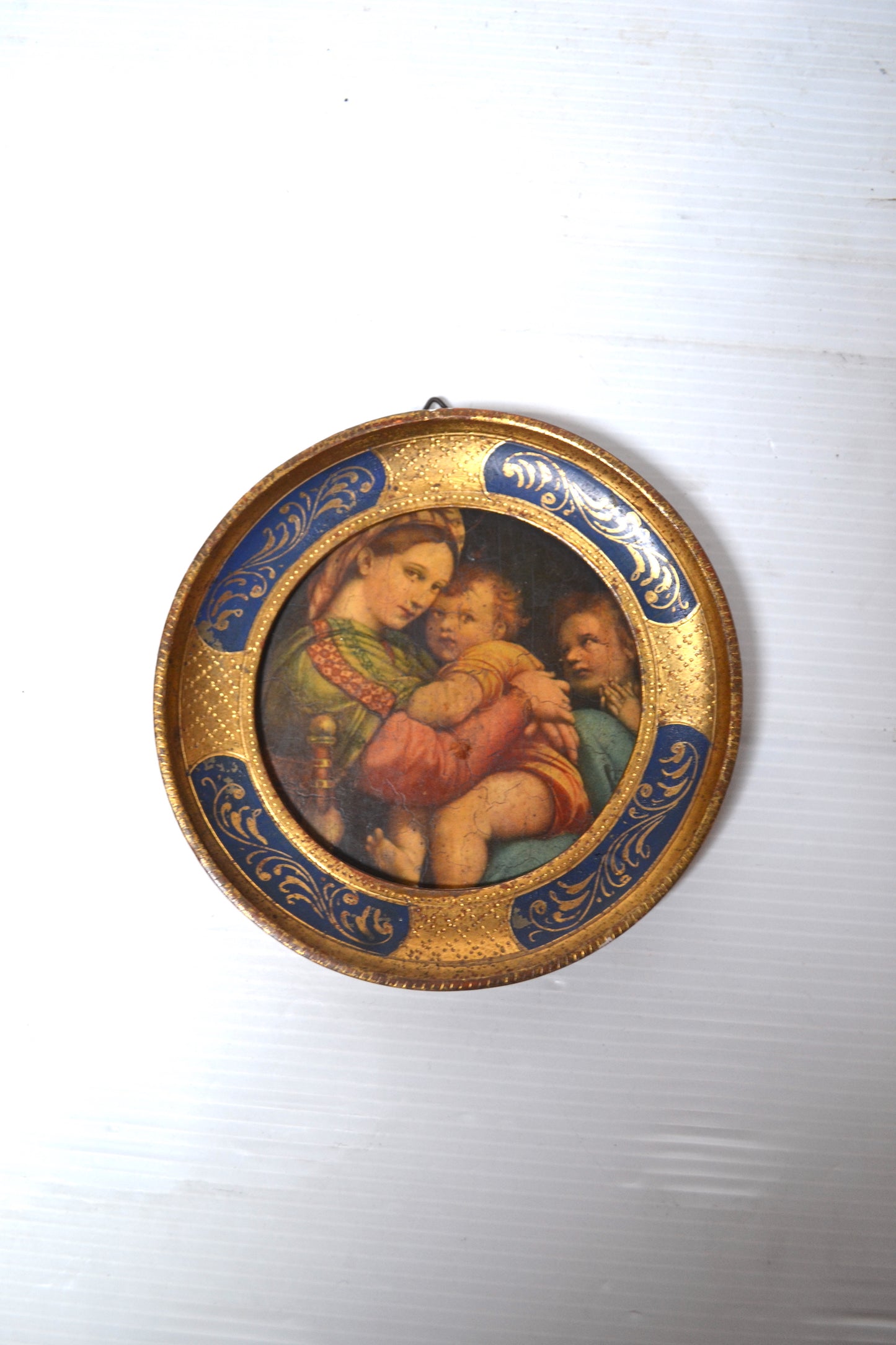 Ancien cadre rond doré
