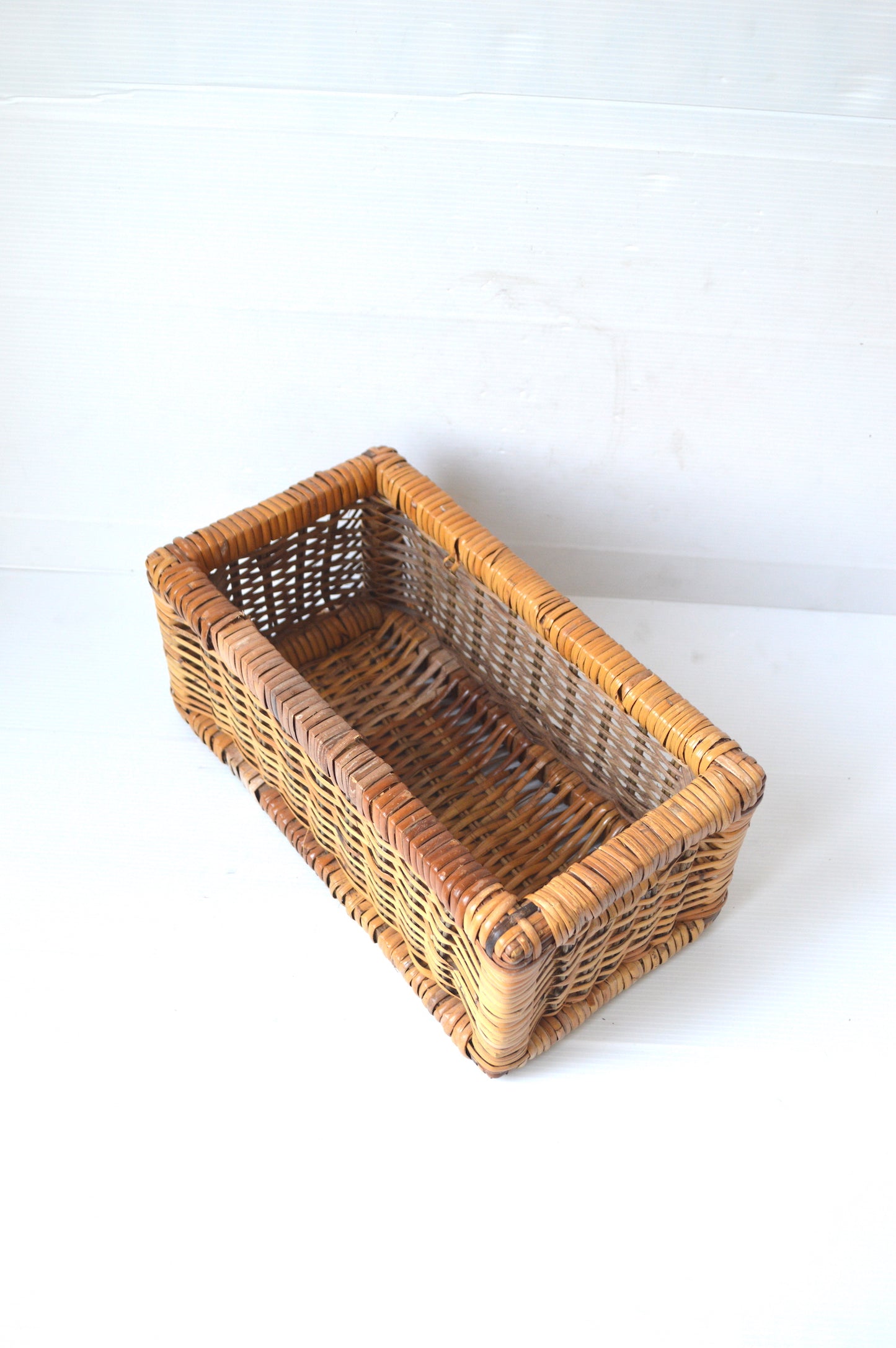 Jardinière en rotin