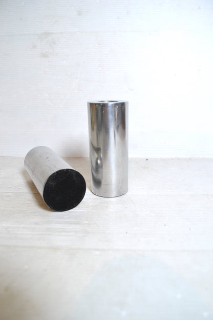 Bougeoirs en aluminium