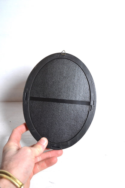 Cadre de fleurs brodées