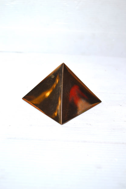 Pyramide en laiton