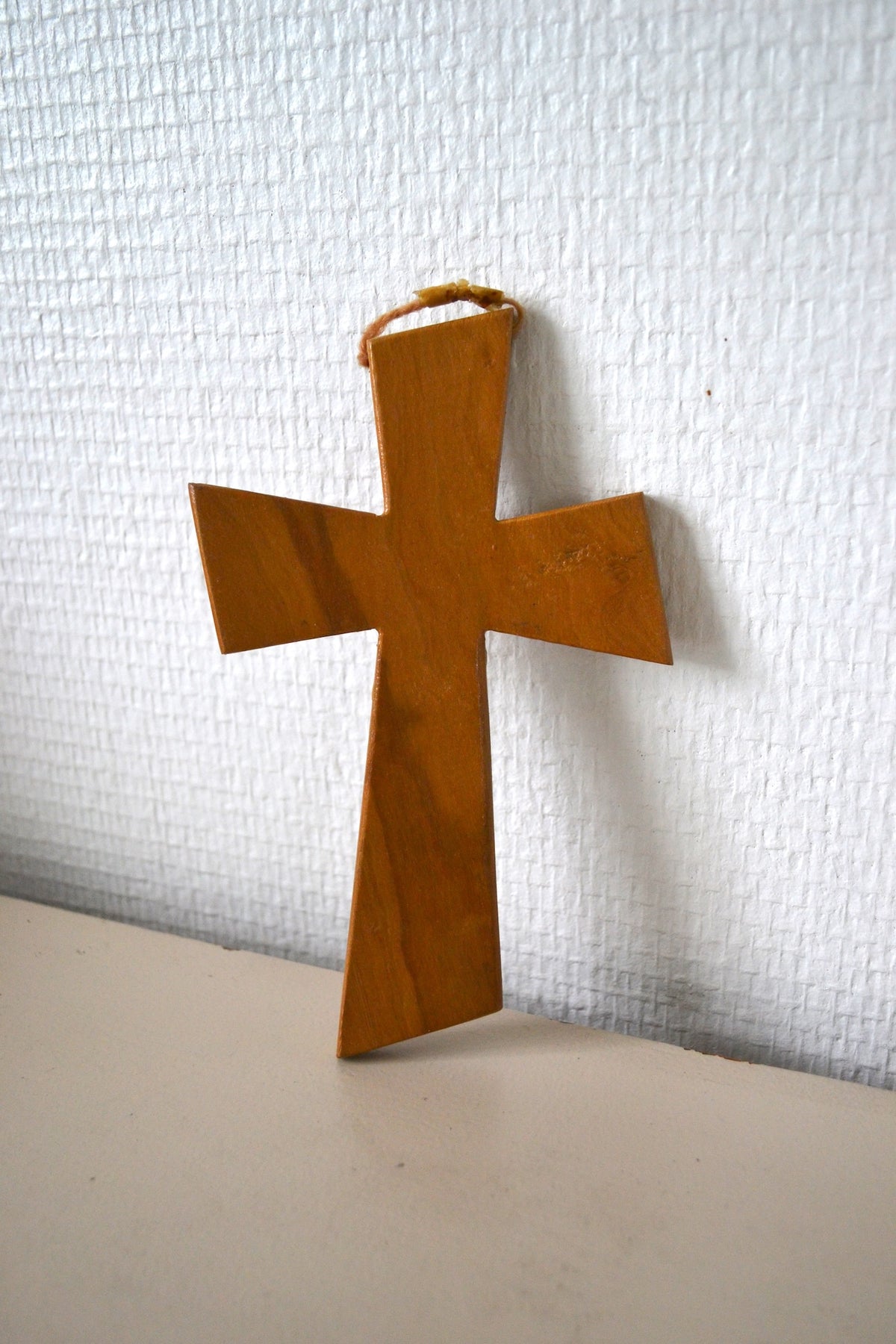 Crucifix mural en bois
