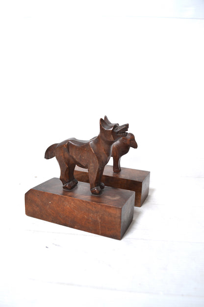 Anciens serre-livres en bois sculpté