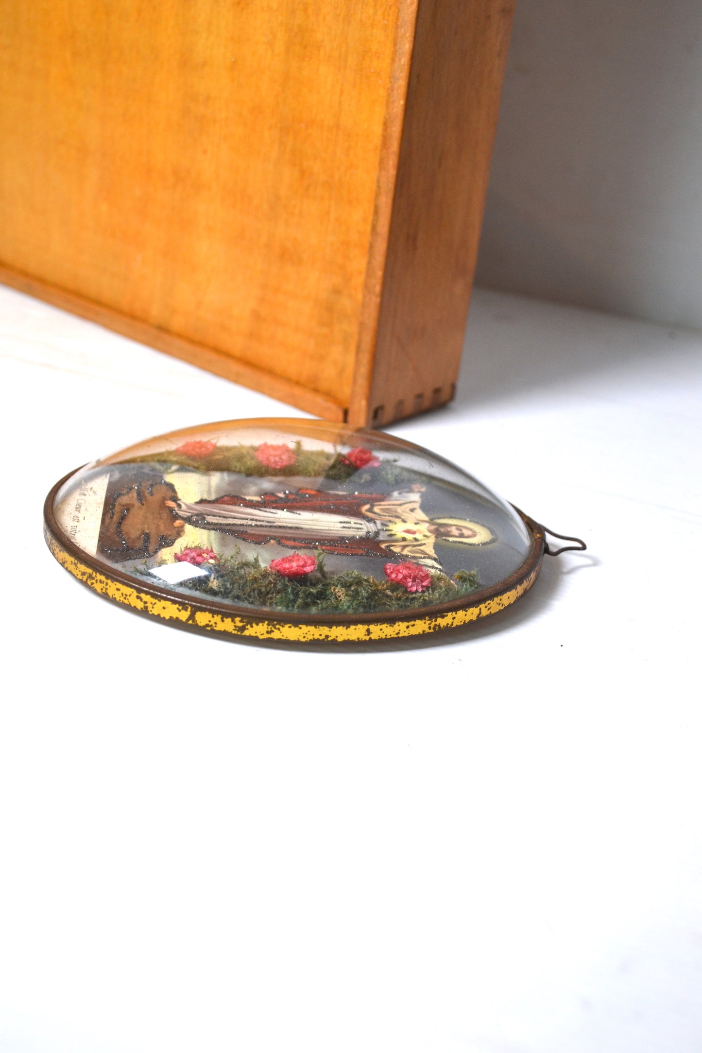 Cadre bombé religieux Christ au cœur flamboyant