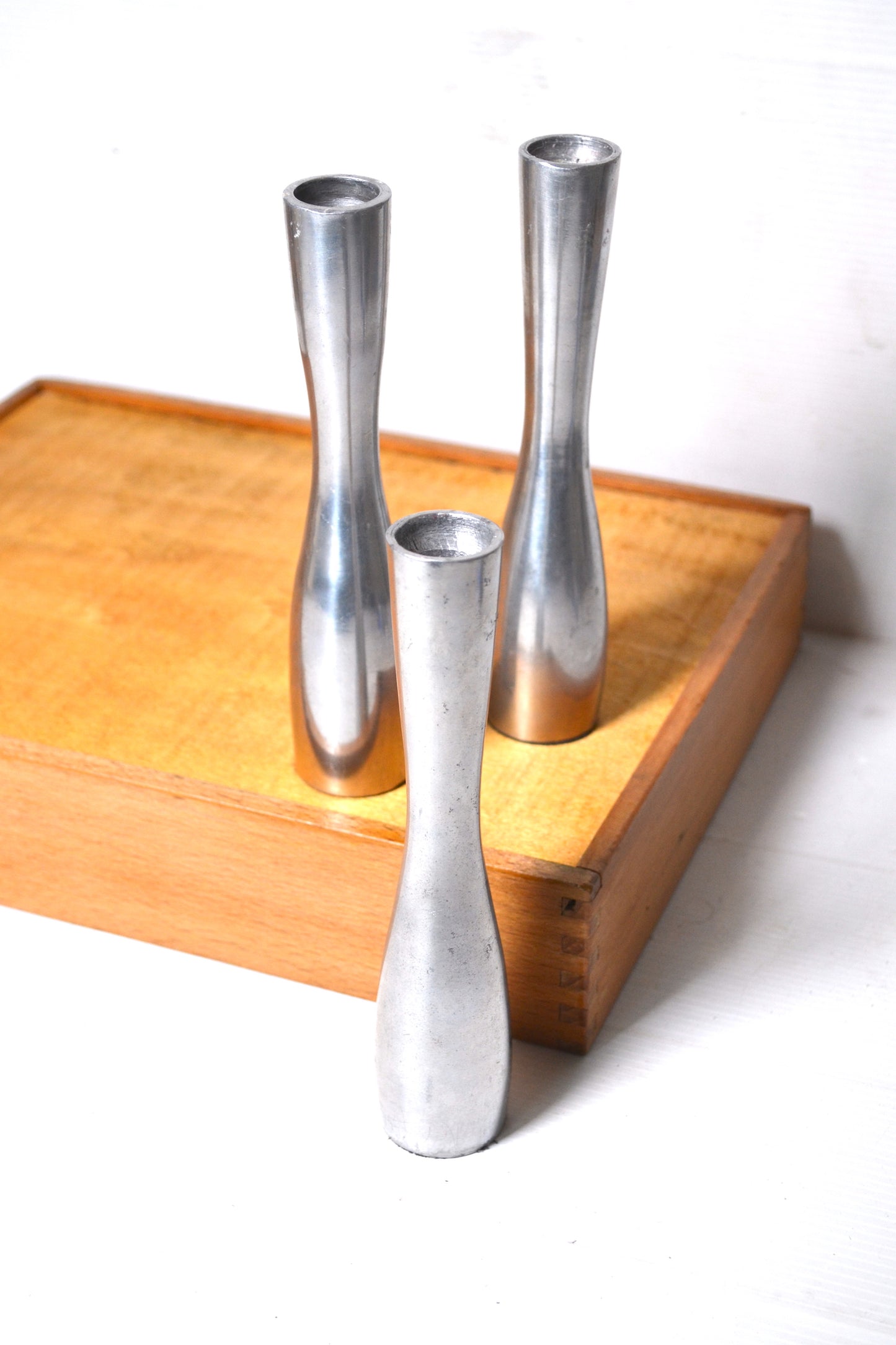 Bougeoirs vintage en aluminium