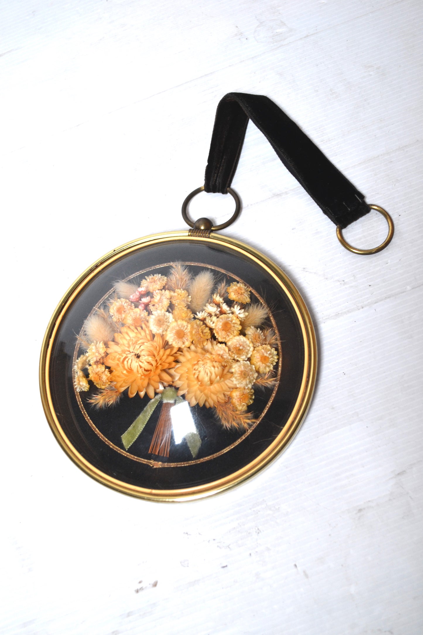 Cadre au verre bombé bouquet de fleurs séchées