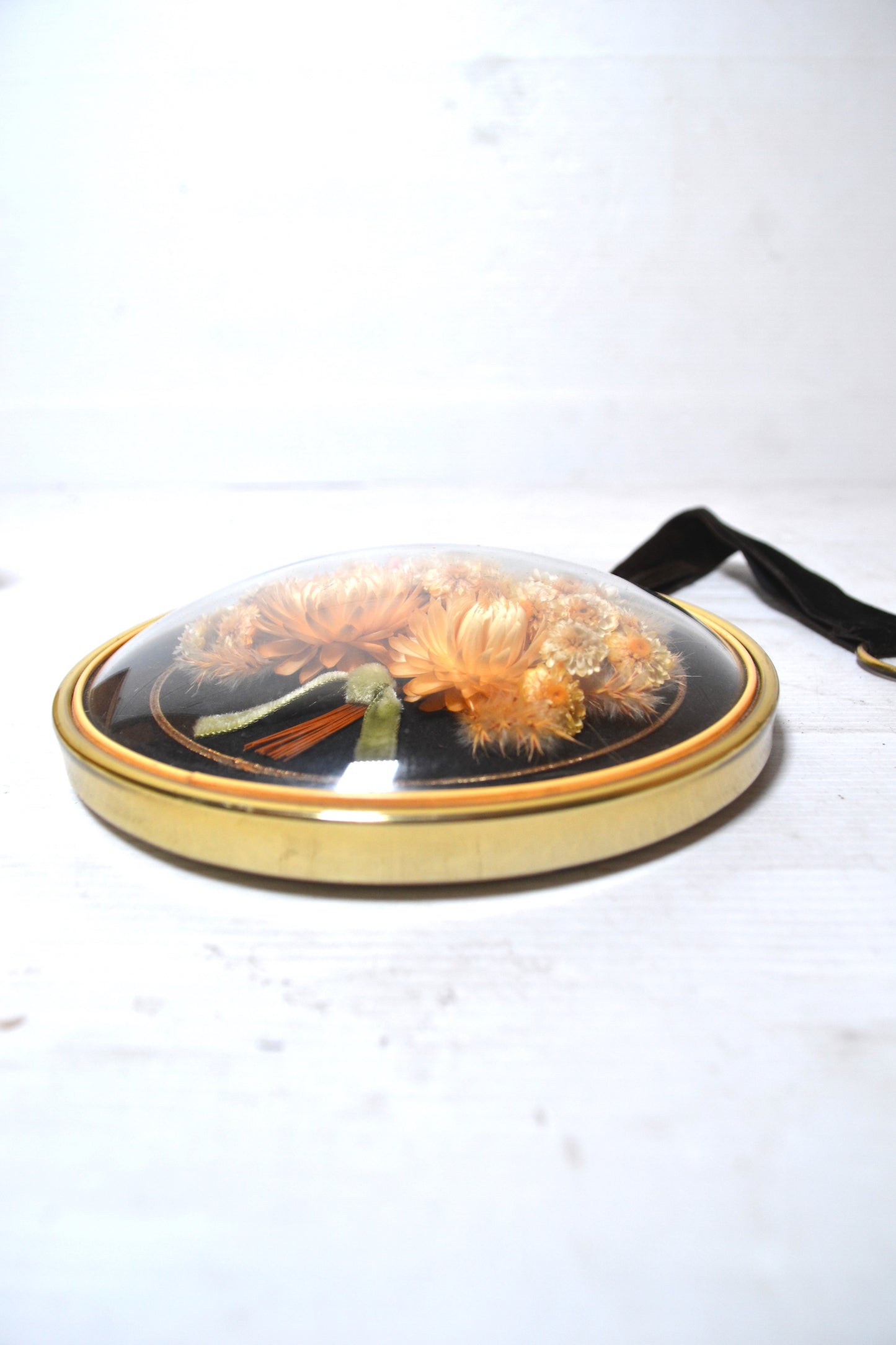 Cadre au verre bombé bouquet de fleurs séchées