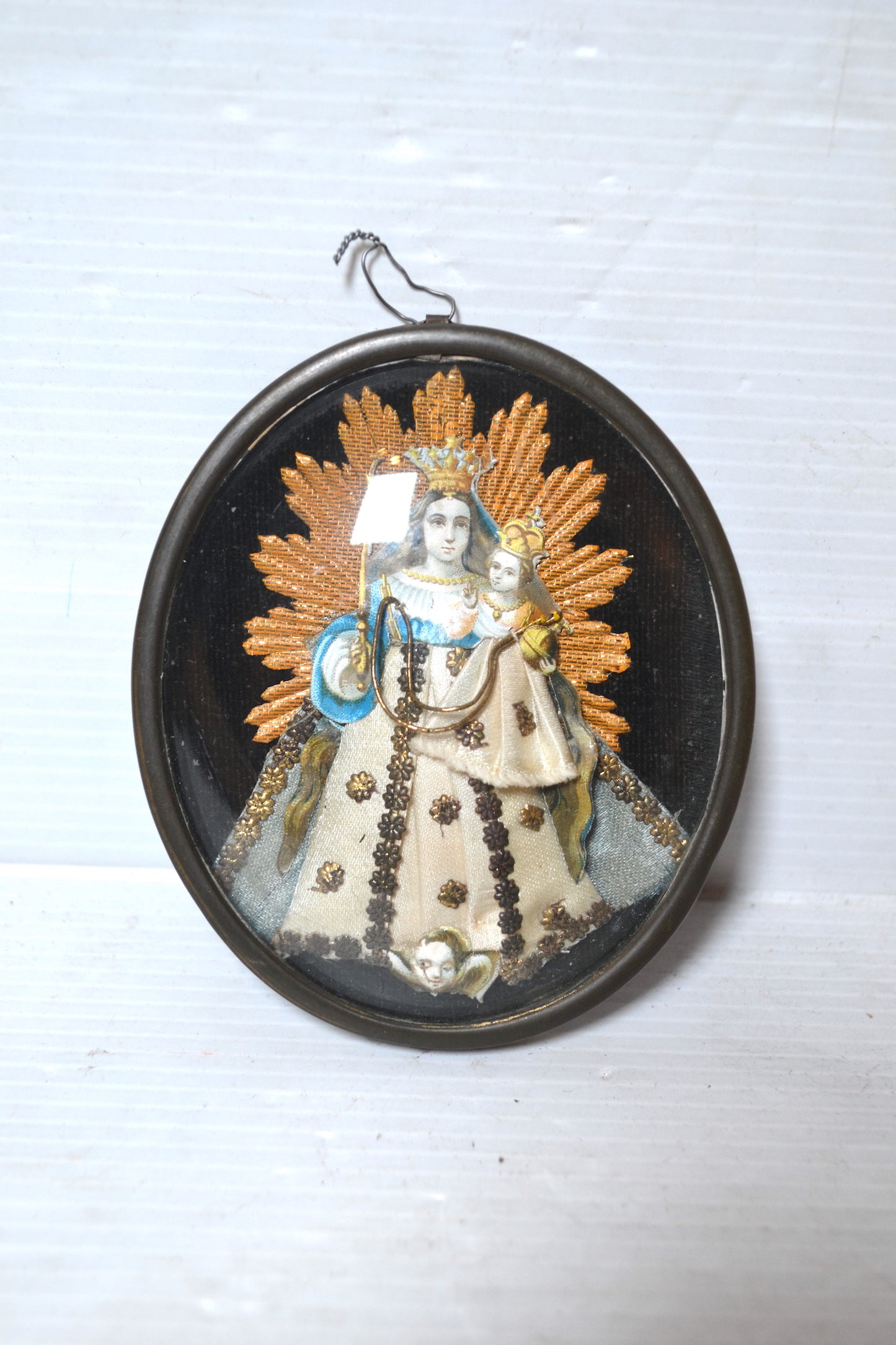 Ancien cadre au verre bombé