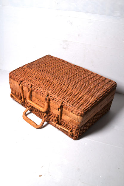 Valise en rotin