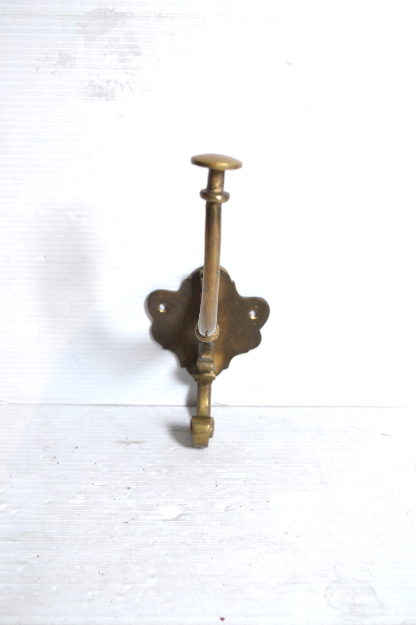 Patère murale dorée