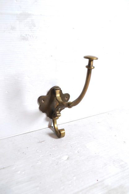 Patère murale dorée