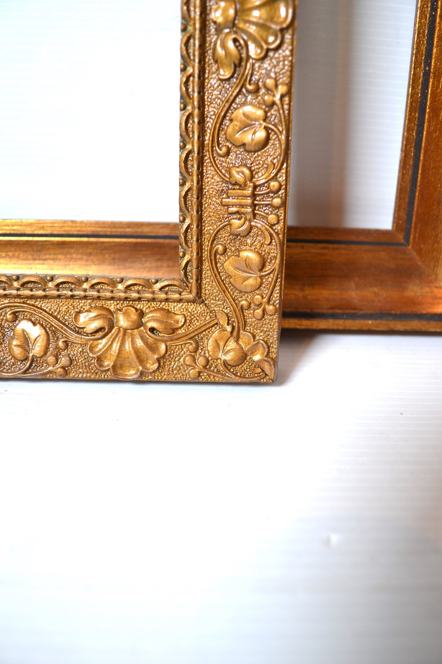 Ancien cadre en bois doré