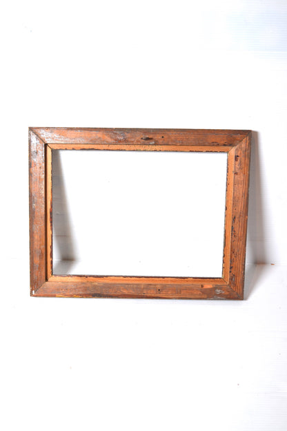 Ancien cadre en bois doré