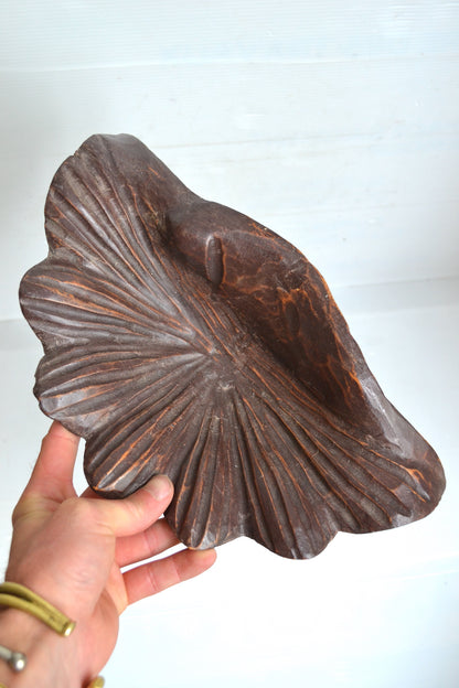 Vide-poches bénitier en bois sculpté