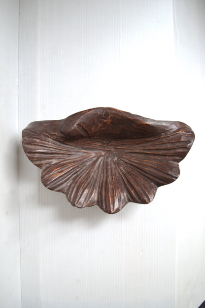 Vide-poches bénitier en bois sculpté