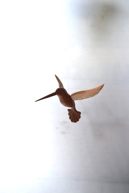 Colibris en bois sculpté