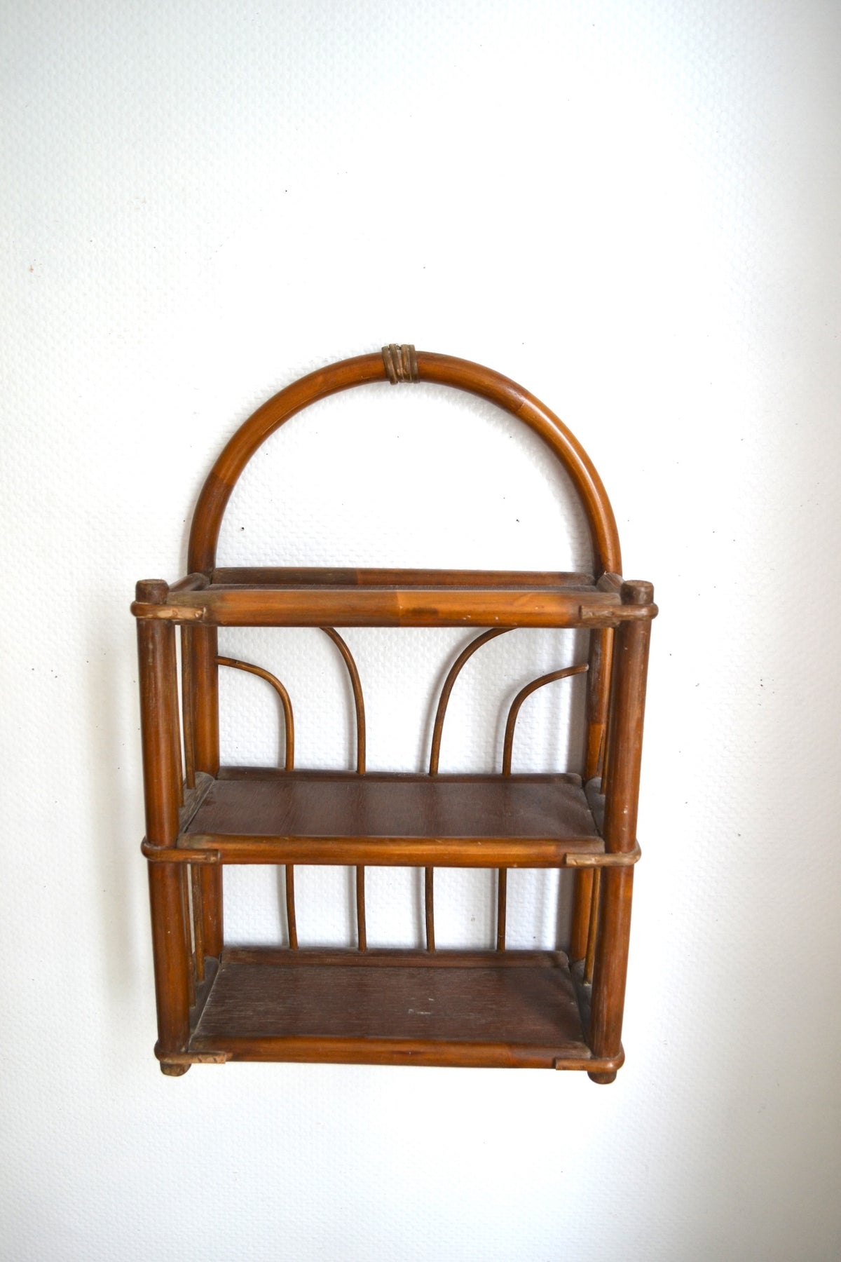 Étagère murale en rotin