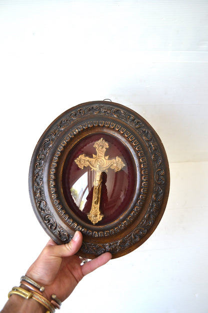 Cadre bombé religieux