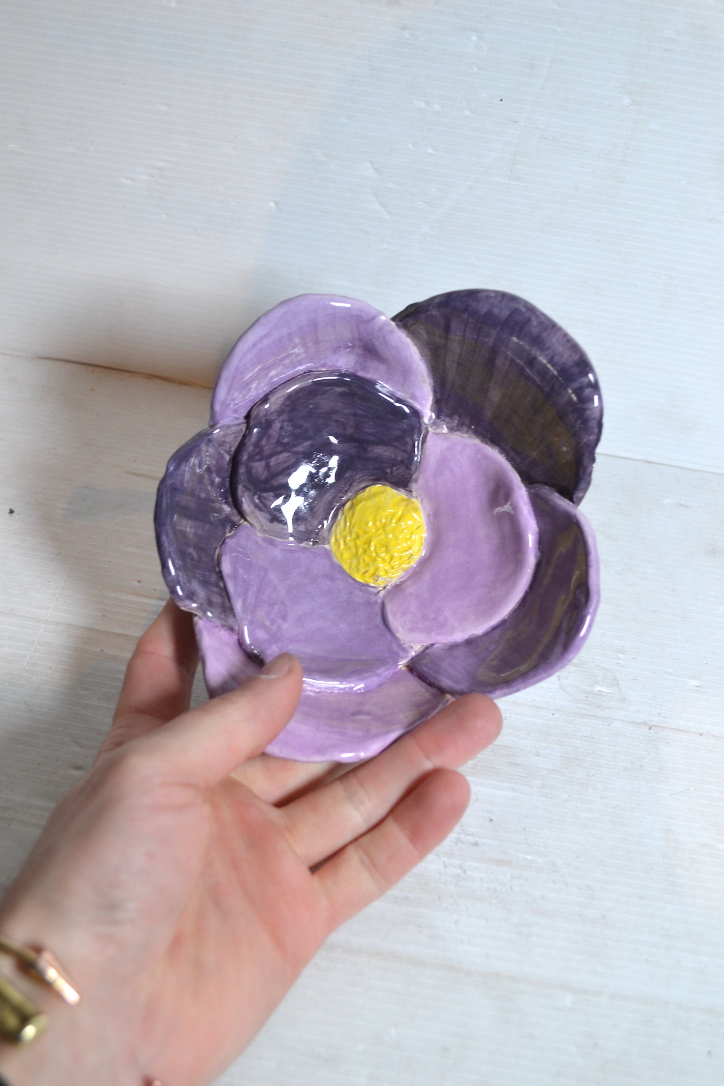 Ramequin fleur violette