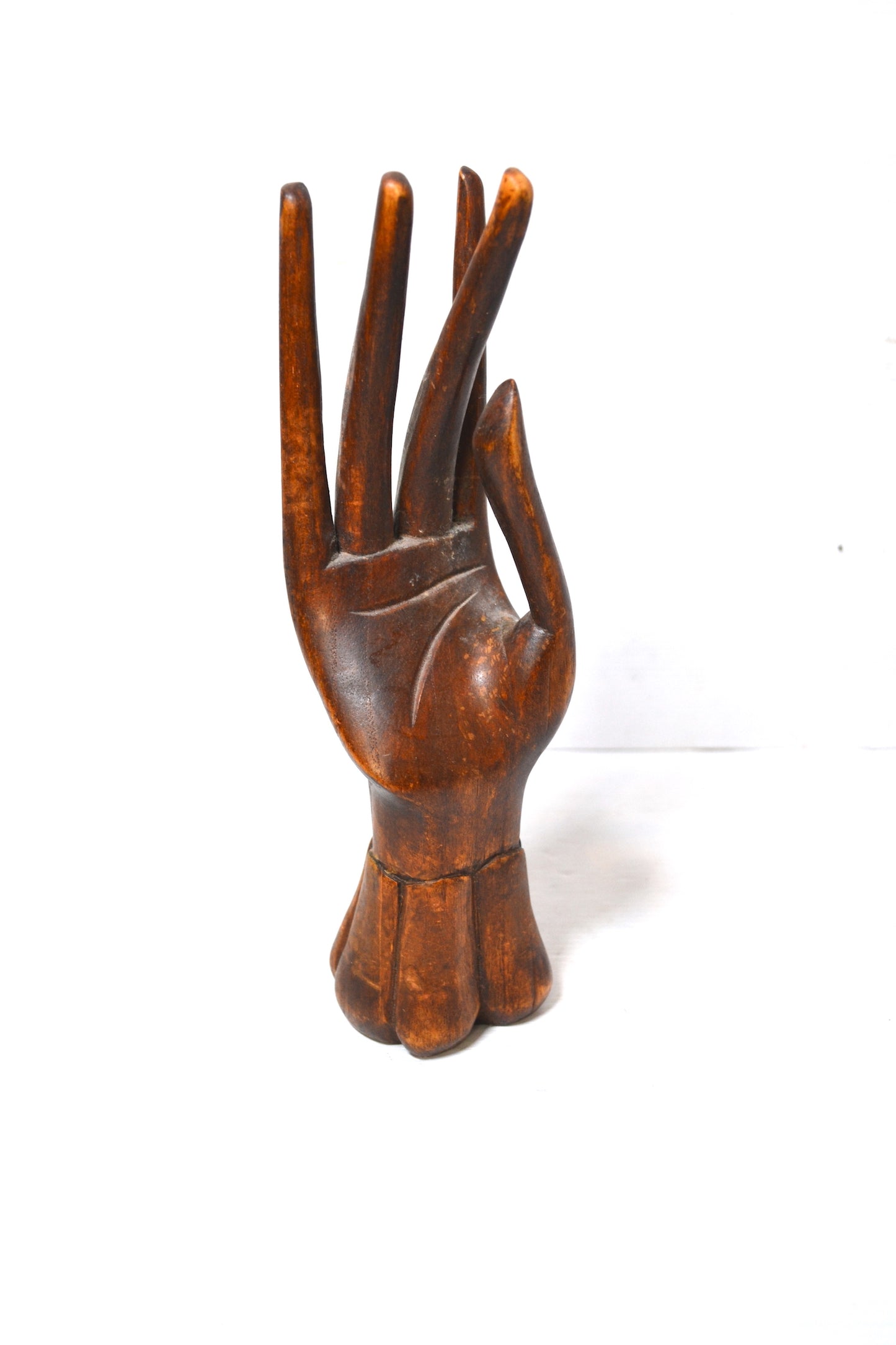 Main de Bouddha en bois