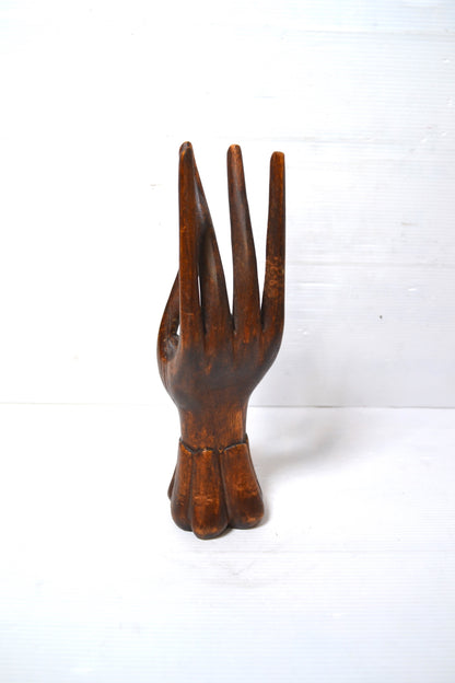 Main de Bouddha en bois