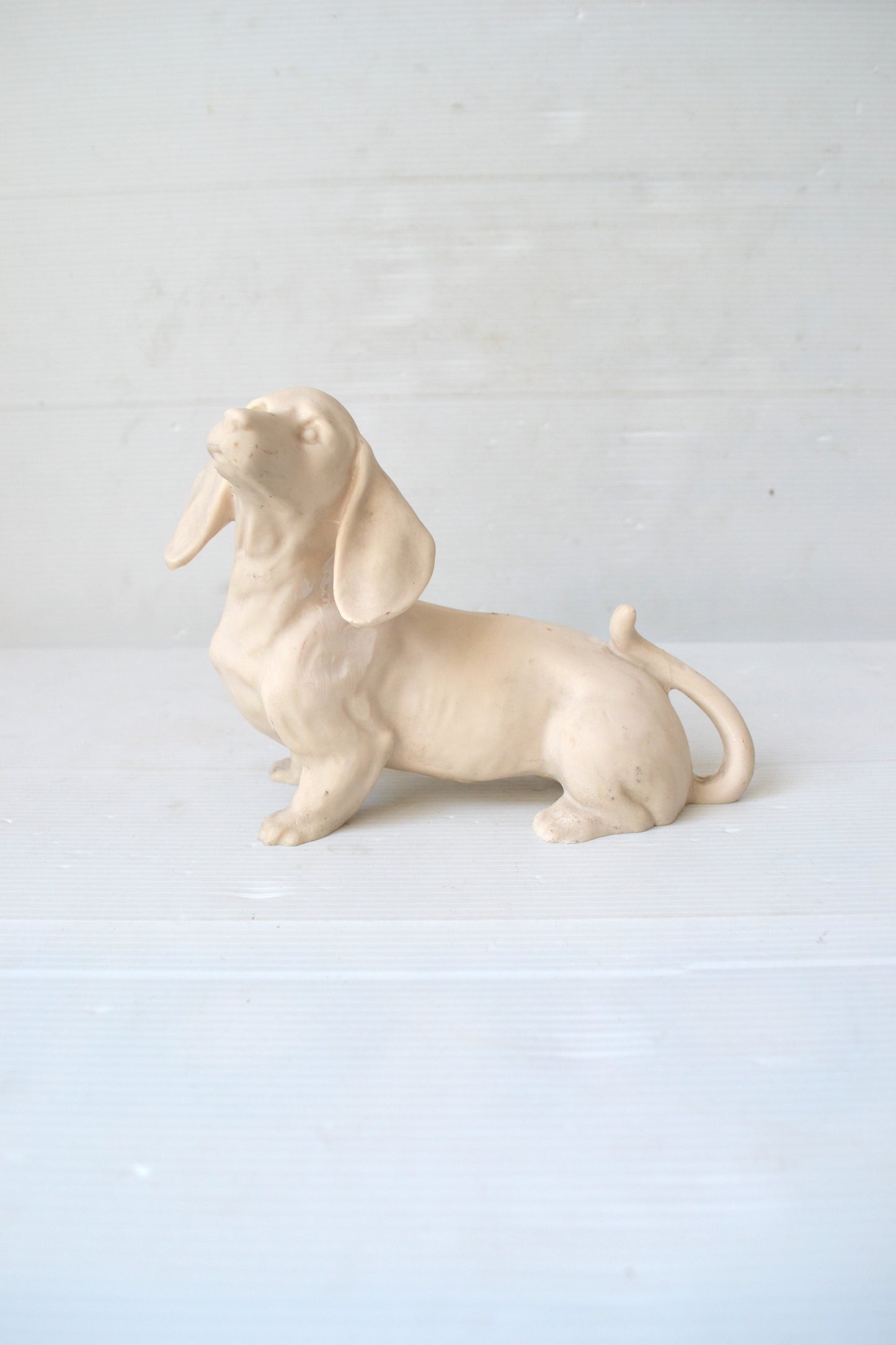 Chien en Albâtre