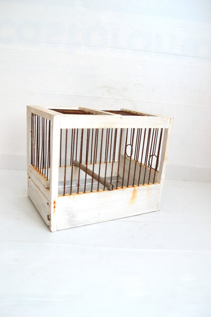 Cage à oiseaux blanche