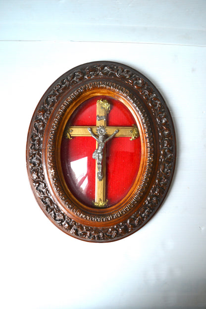 Cadre bombé religieux