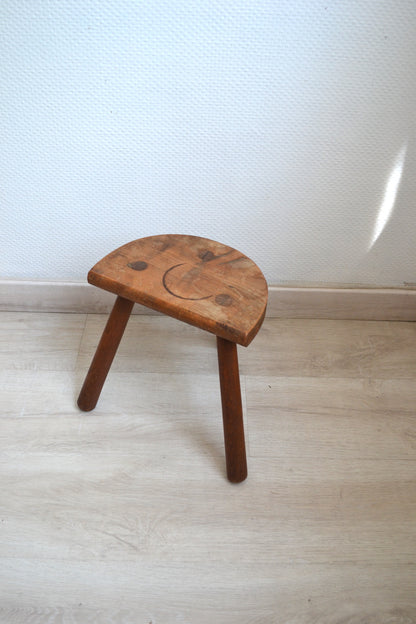 Tabouret tripode