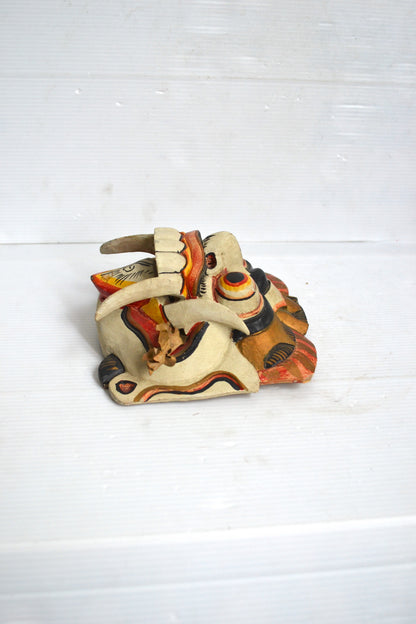 Masque d'Indonésie en bois