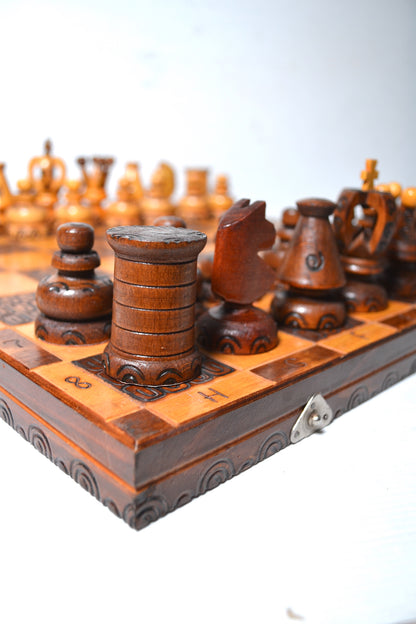 Échiquier pliant en bois