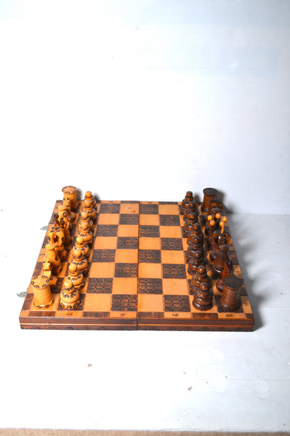 Échiquier pliant en bois