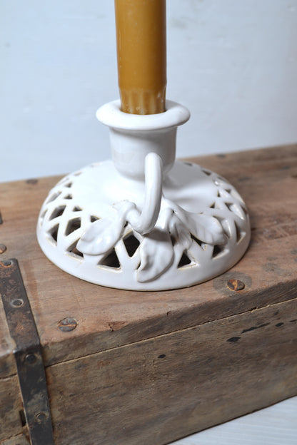 Ancien bougeoir en barbotine