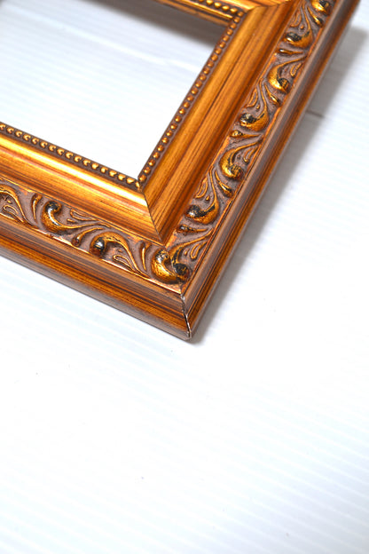 Petit cadre rectangulaire doré