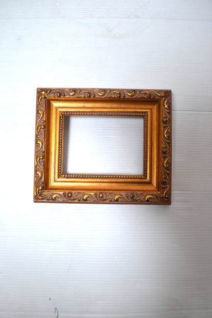 Petit cadre rectangulaire doré