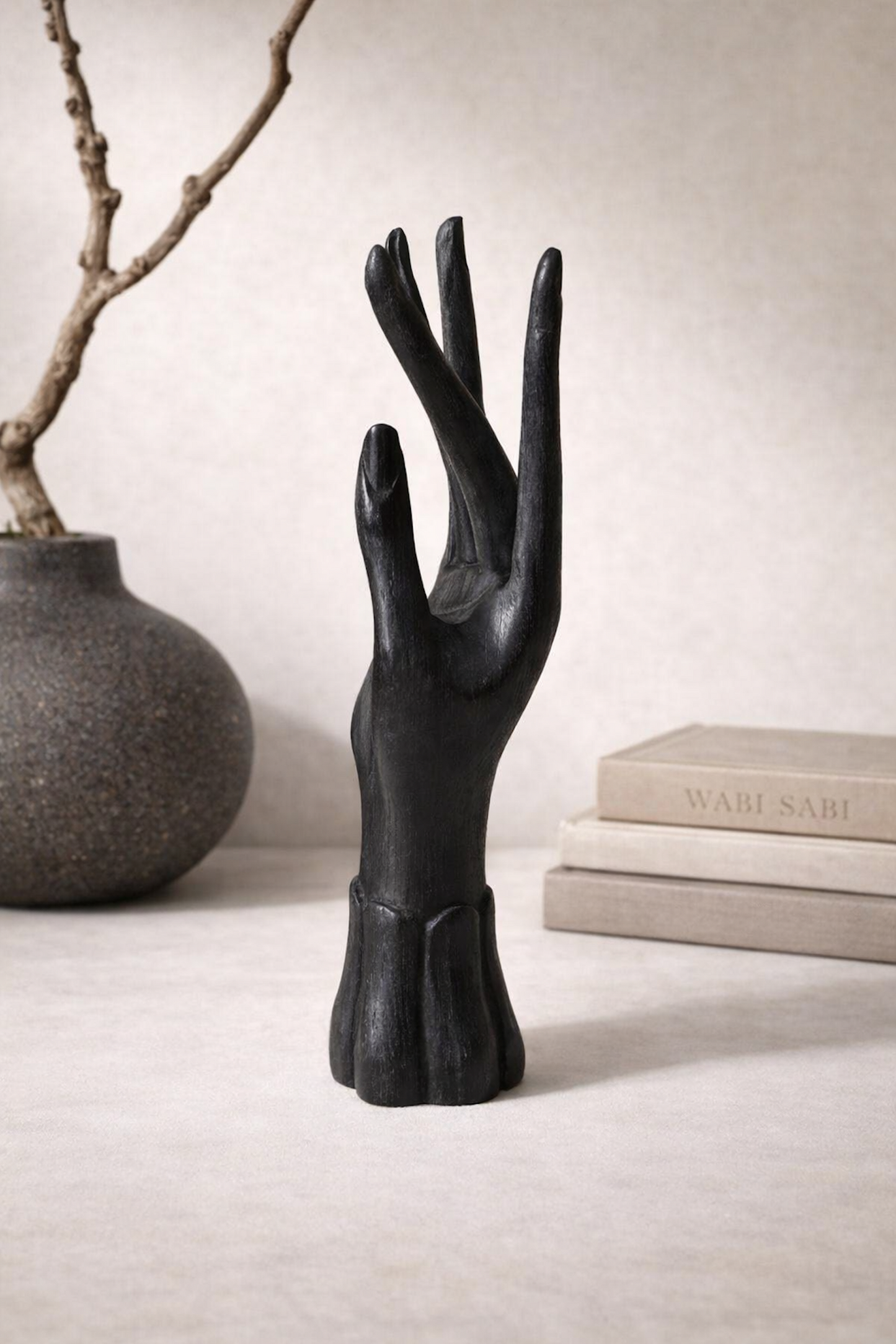 Main de bouddha en bois sculpté