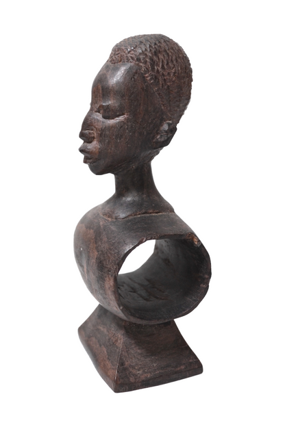 Buste africain en bois sculpté