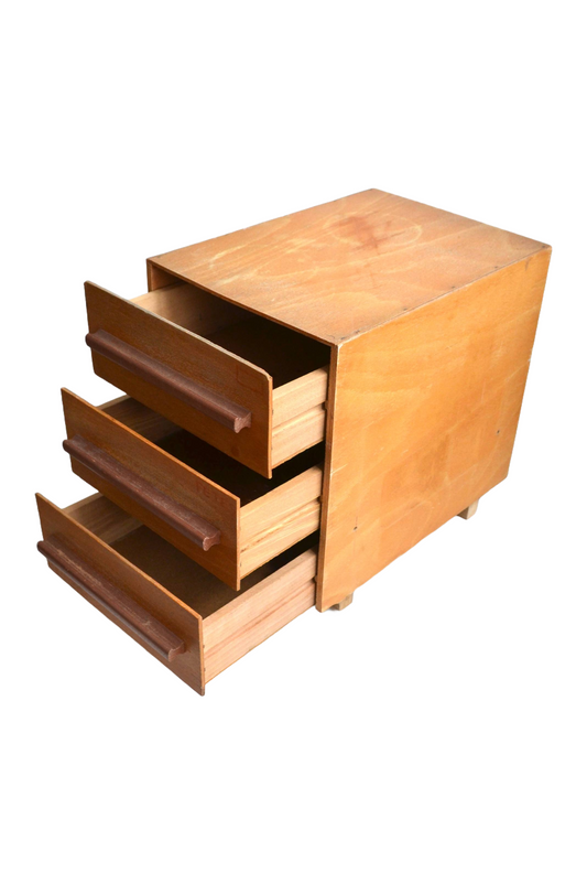 Meuble à tiroirs