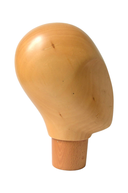 Tête à chapeau