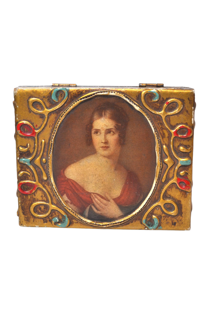 Ancienne boite à bijoux dorée