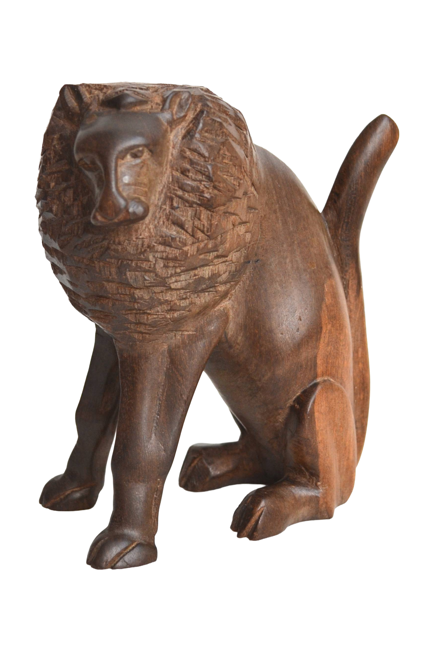Lion en bois sculpté Kenya