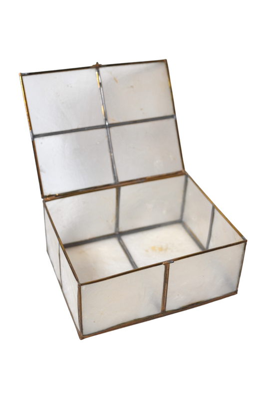 Boite à bijoux en nacre et laiton