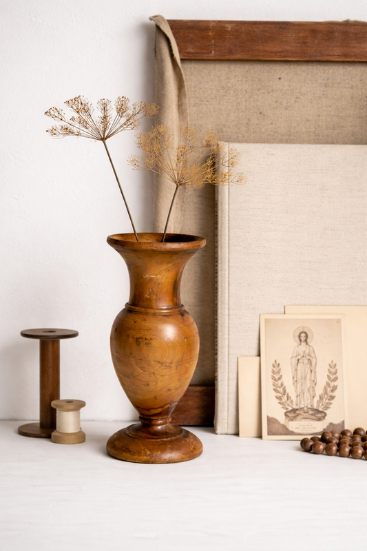 Vase en bois