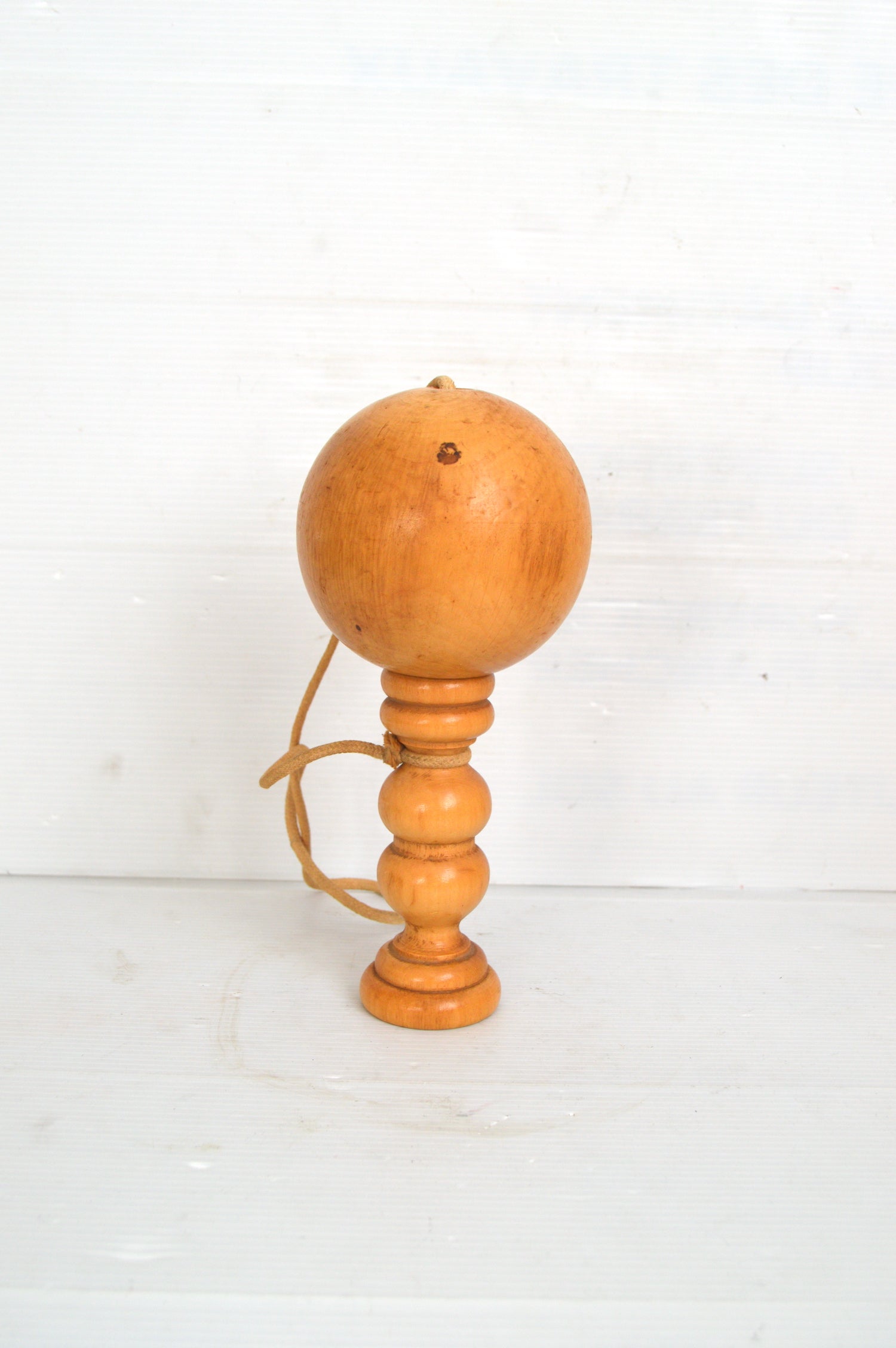 ancien-bilboquet-bois