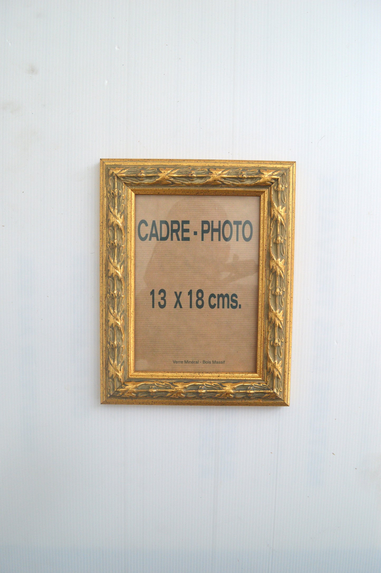 ancien-cadre-en-bois-doré