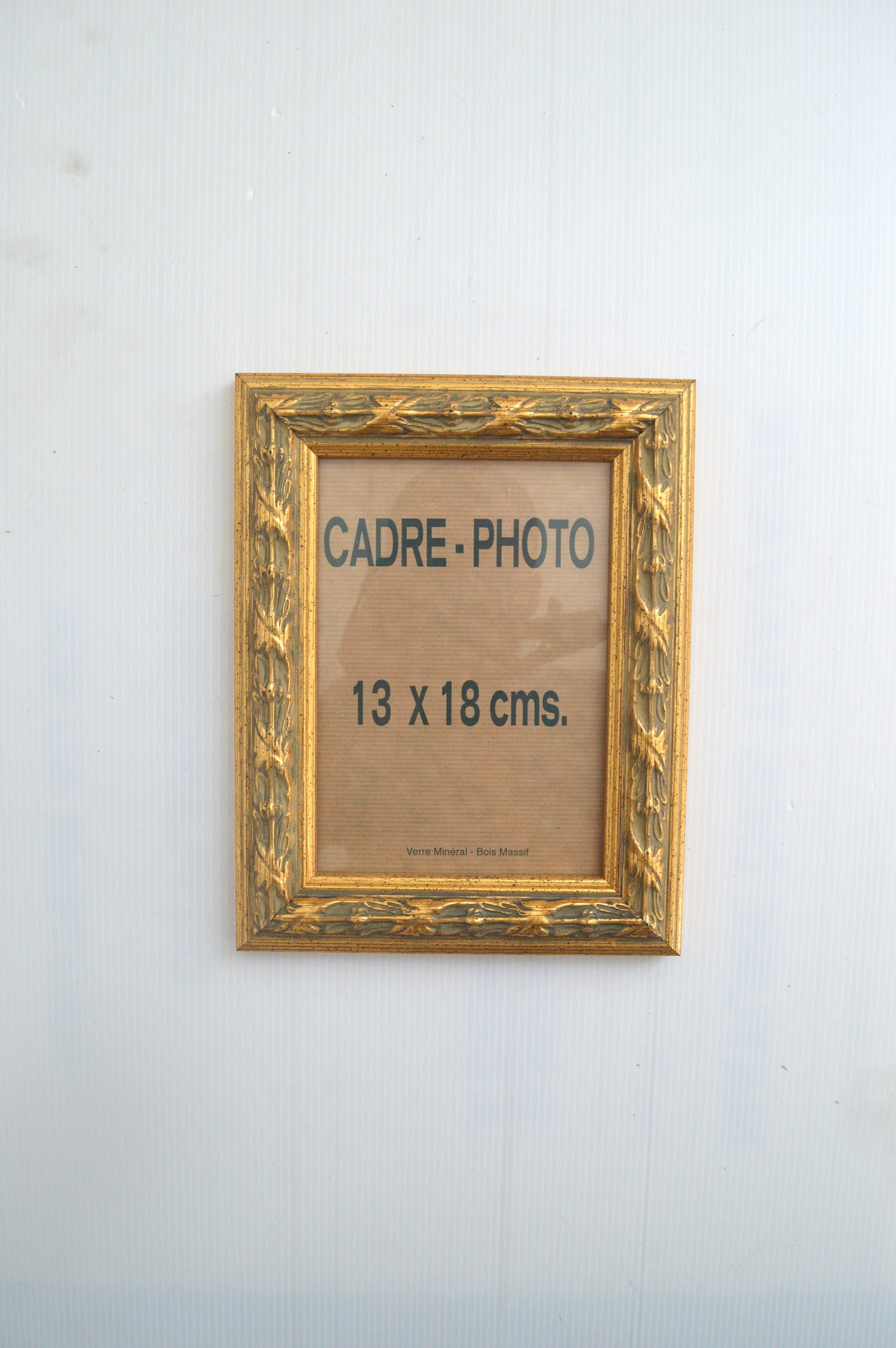 ancien-cadre-en-bois-doré