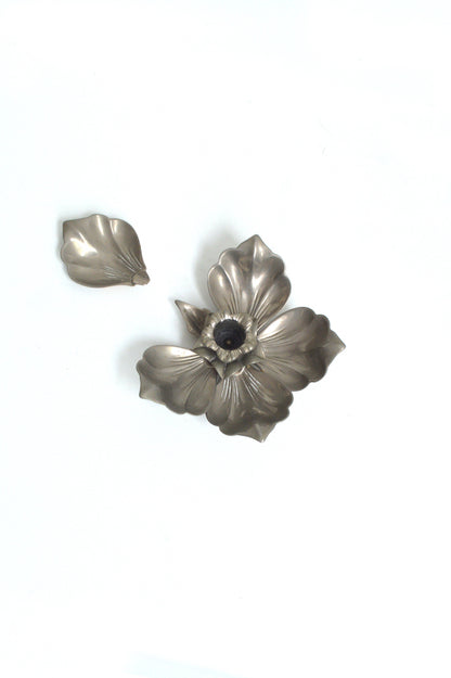 cendrier fleur en métal