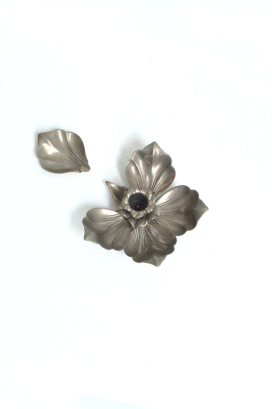 cendrier fleur en métal